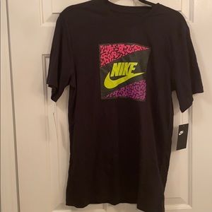 NIKE-Brand New with Tags-Men’s Medium Nike TShirt